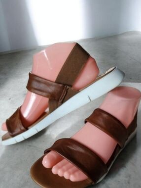 MILA PAOLI Leather Strap Sandals Womans 9.5 to 10